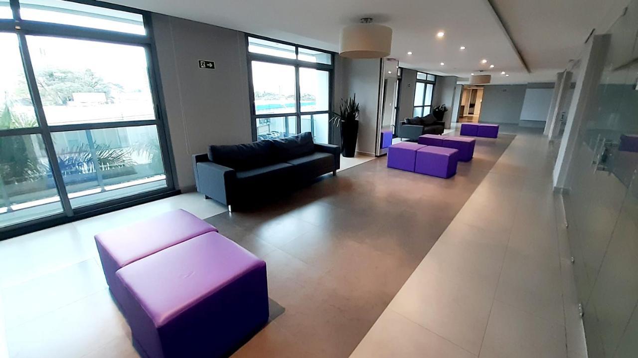 Estudio Aconchegante No Centro De Curitiba - Ar Condicio E Localizacao Perfeita! Bagian luar foto